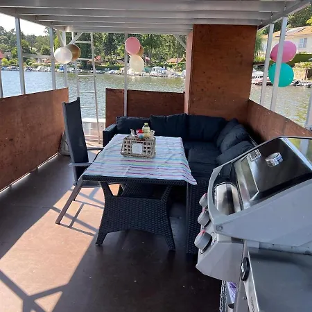 Party Grill Boot برلين