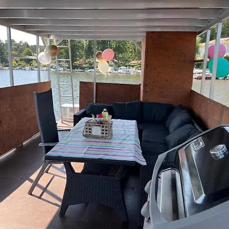 Botel Party Grill Boot Berlin