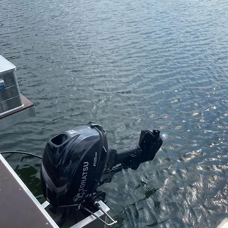 Party Grill Boot 船上ホテル ベルリン