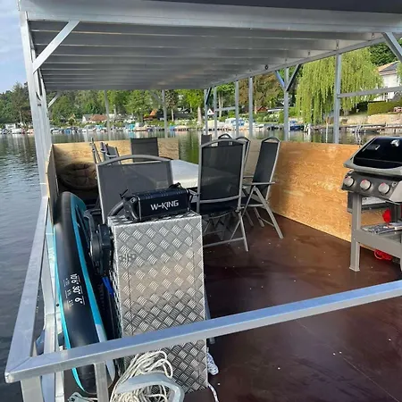 Party Grill Boot Botel Berlin