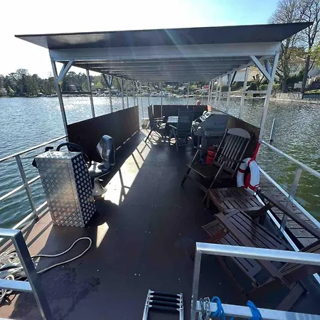 Botel Party Grill Boot