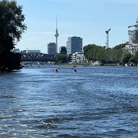 Botel Party Grill Boot Berlin