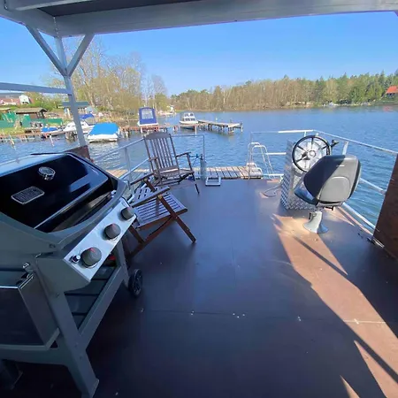 Party Grill Boot * ベルリン