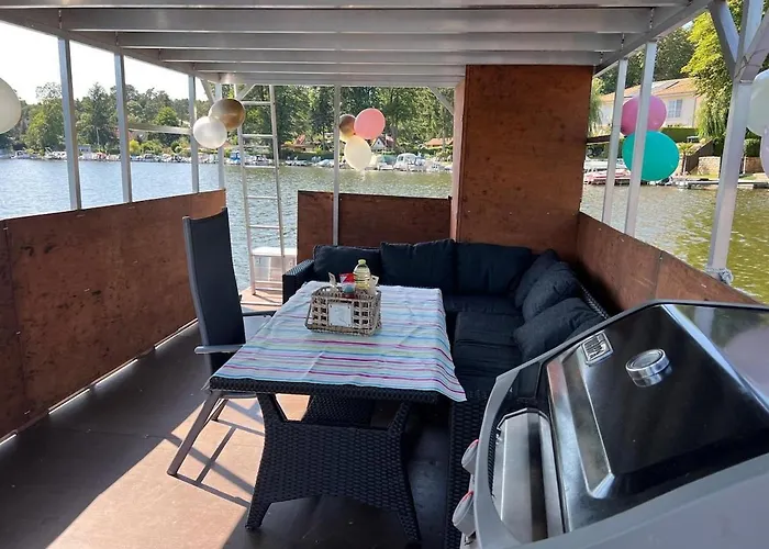 Botel Party Grill Boot Berlin