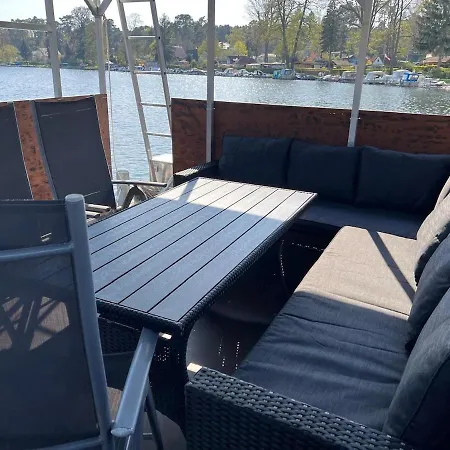 Botel Party Grill Boot Berlin