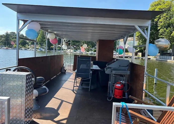 Bateau-hôtel Party Grill Boot