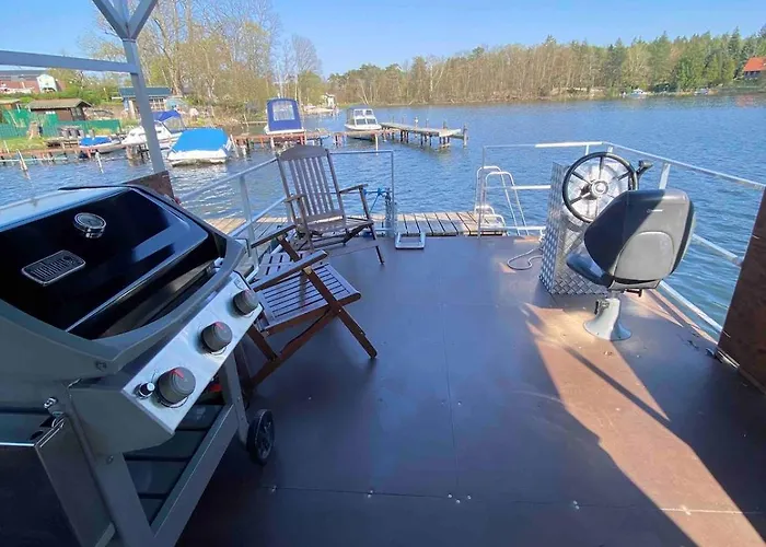 Party Grill Boot * برلين